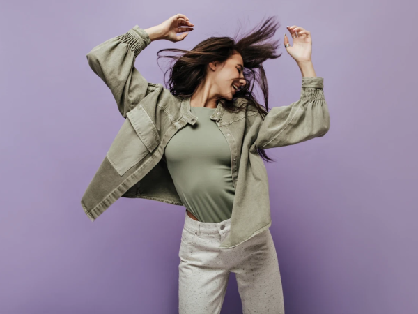 Vind en Sonos Era 100 smarthøjttaler